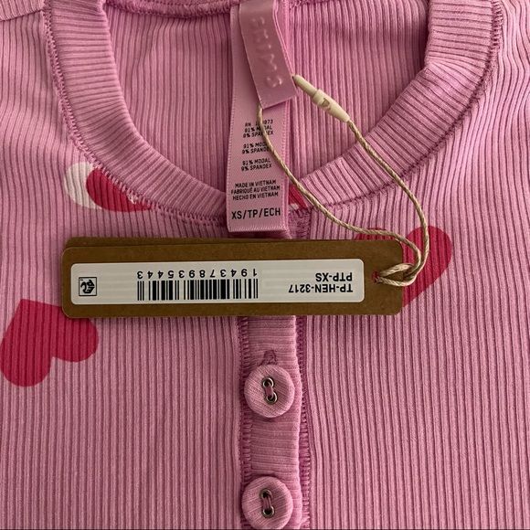 Skims Soft Lounge Henley Top Petal Print - Picture 7 of 7